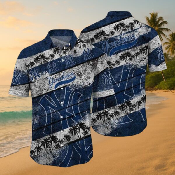 New York Yankees Tropical Woodgrain Aloha Shirt MLB Fan