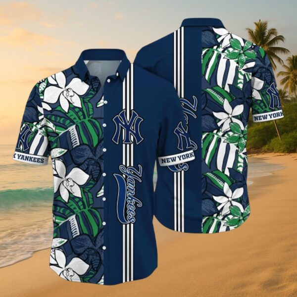 Yankees Tropical Floral Split Hawaiian Shirt - MLB Fan